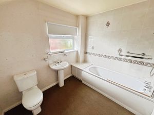 Bathroom - click for photo gallery